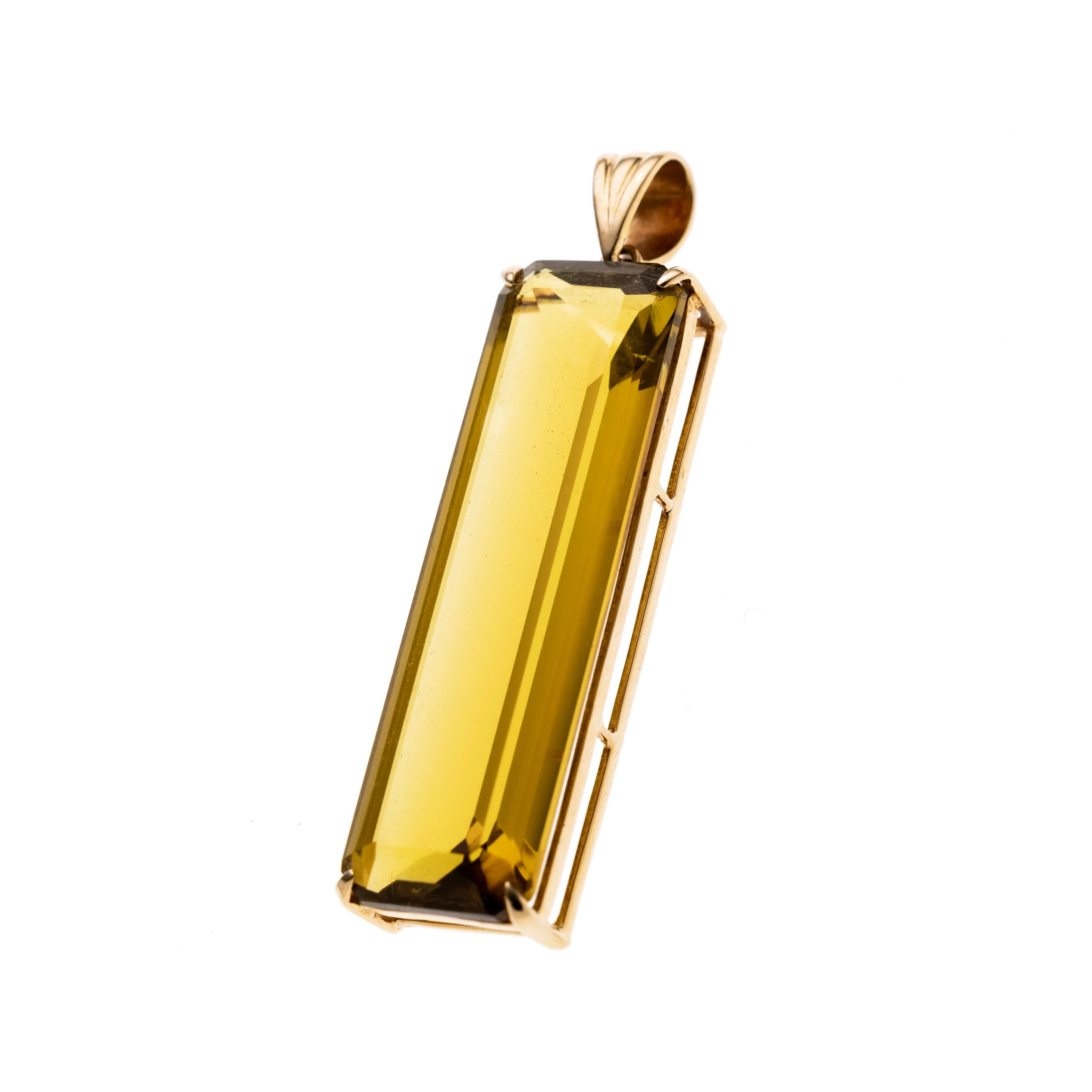 Ein ca. 21 ct Citrin im Smaragdschliff, gefasst in einer vier-Krappenfassung.