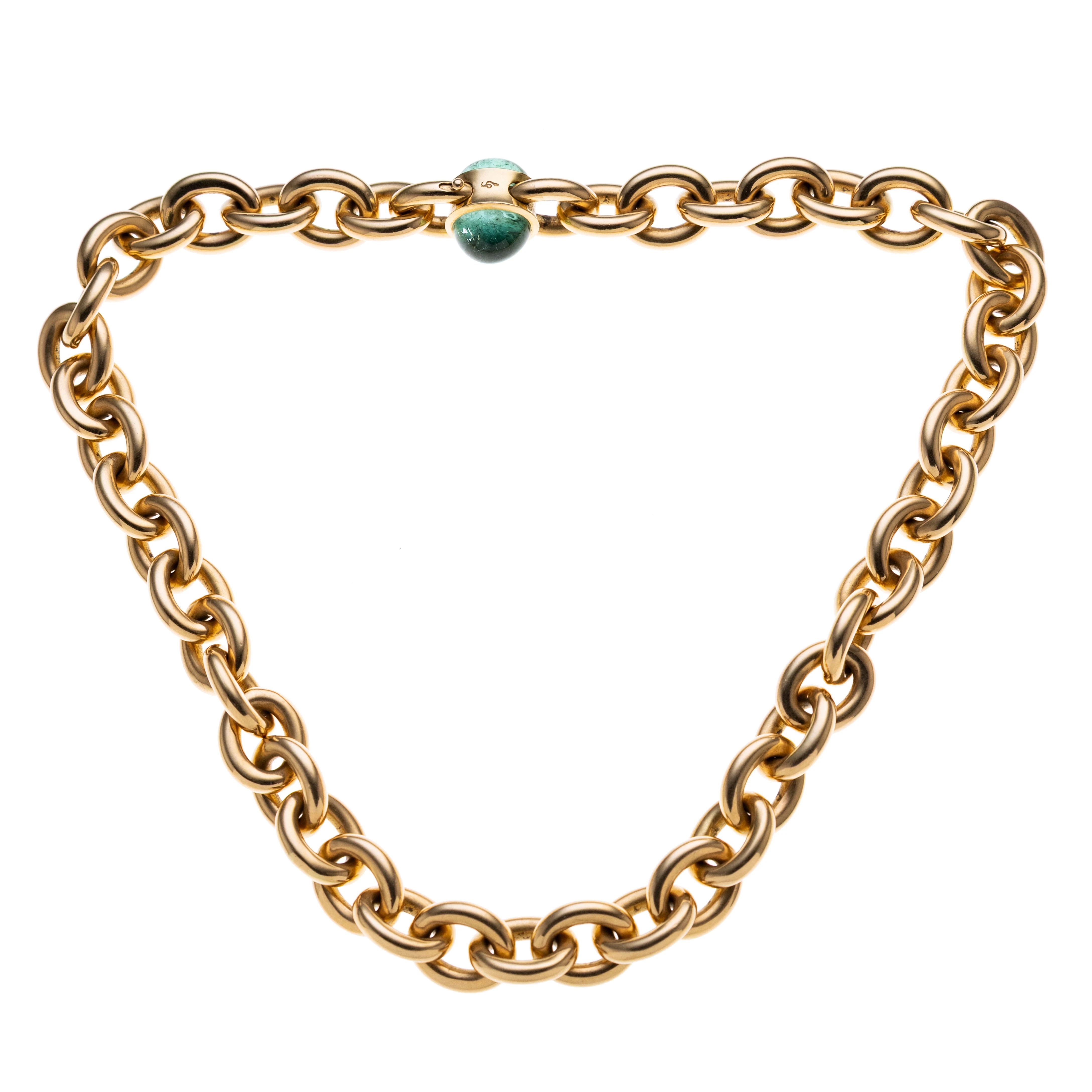 Eine Ankerkette mit zwei mintfarbenen Turmalin-Cabochons in der Schließe je ca. 6 ct.